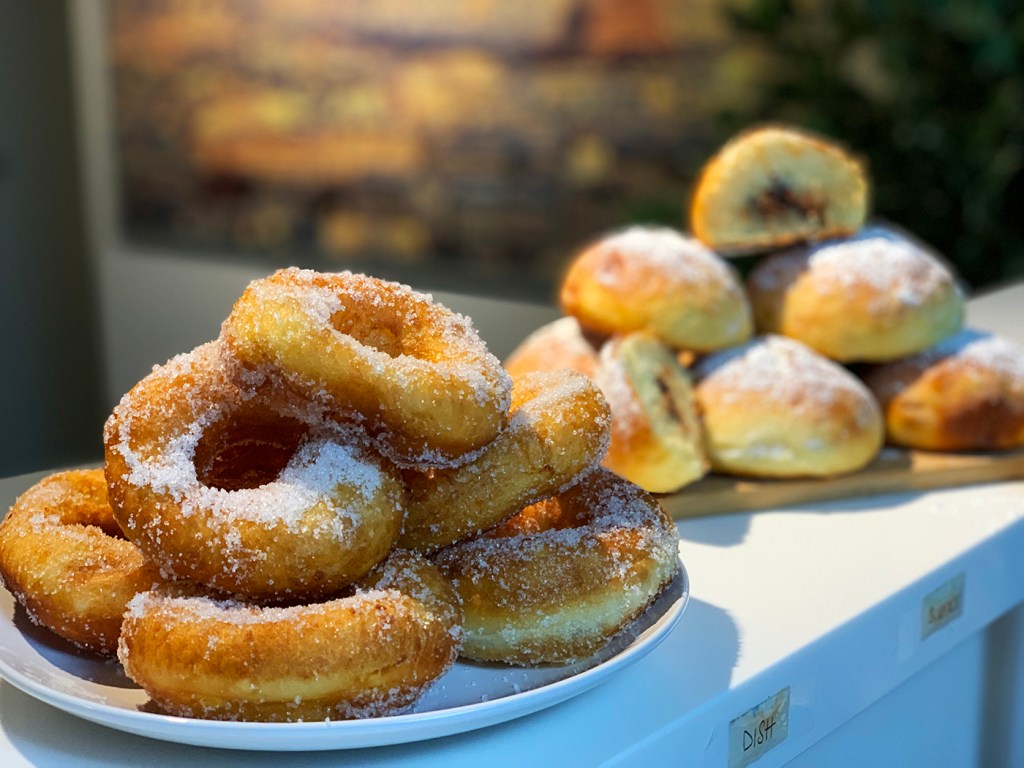 Graffe Napoletane (Neapolitan Doughnuts)